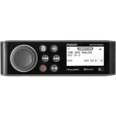 Sistema de Audio Marino MS-RA70 / Pantalla LCD Monocroma 2.6″ / Tecnología Multi-Zone™️ 2 Zonas / Potencia Pico 200 W / Bluetooth® y ANT® / Compatible con SiriusXM y DAB+ / IPX7 / USB para Actualizaciones