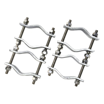Juego de Abrazaderas Dobles / Mástiles 3.8 a 8.9 cm (1.5 a 3.5 in) / Separación 12 cm (4.75 in) / Acero Galvanizado / Torres Cuadradas o Redondas